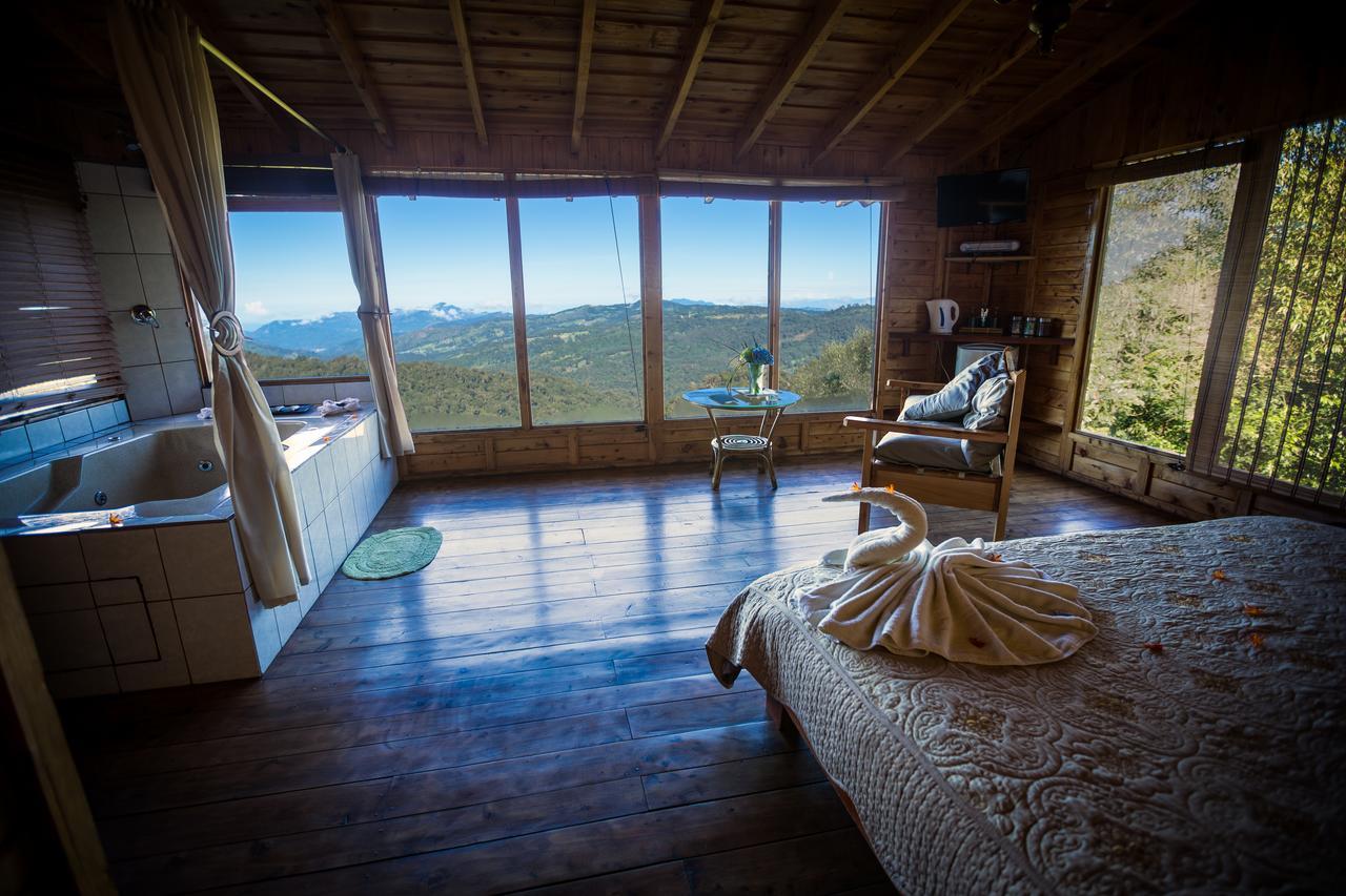 Tres de Junio Paraiso Quetzal Lodge מראה חיצוני תמונה